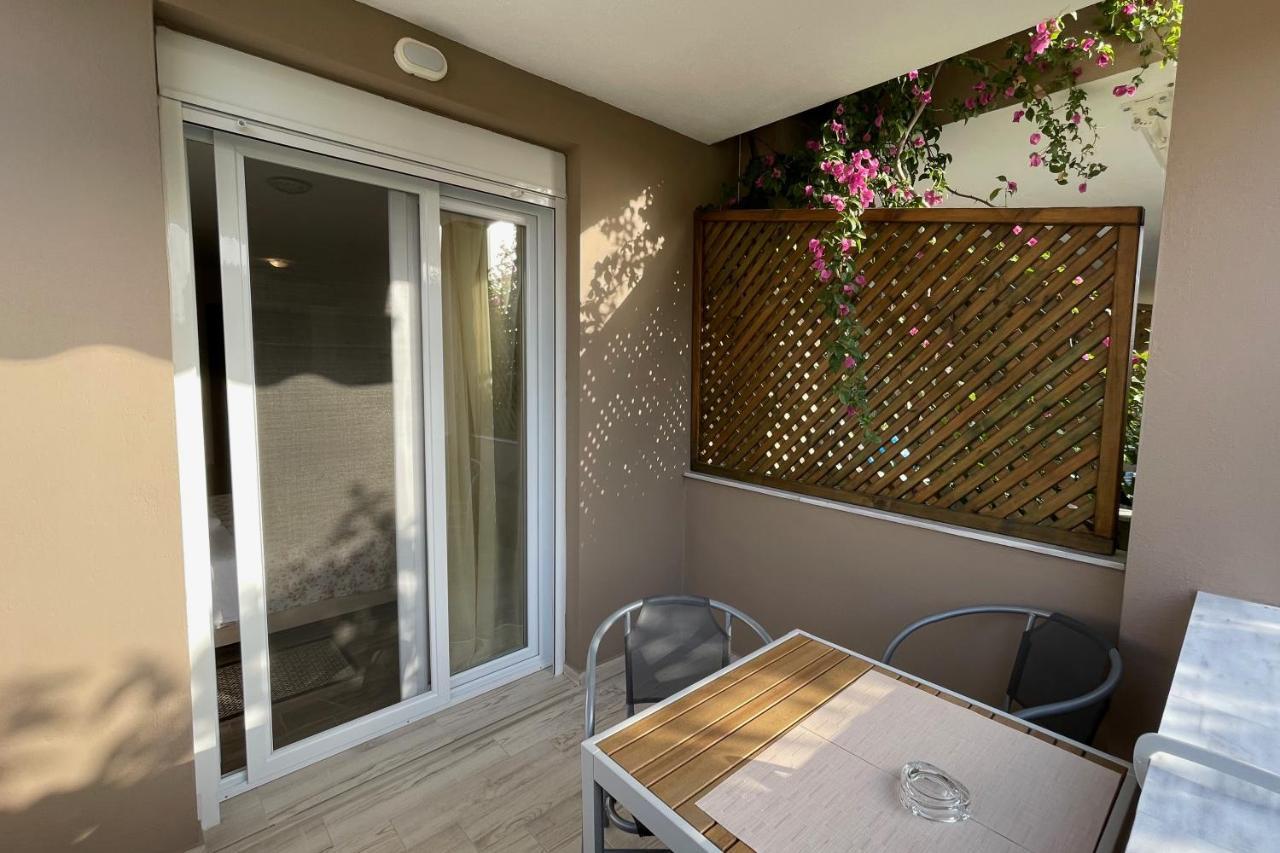 Royals Apartments 2 Nikiti  Exterior photo